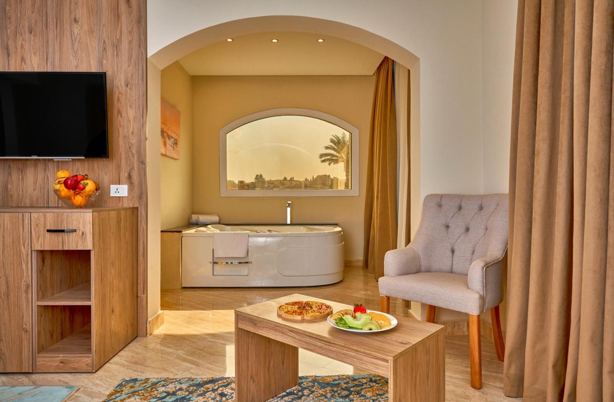 Soul Pyramids View Hotel Kafret el-Gabal Buitenkant foto